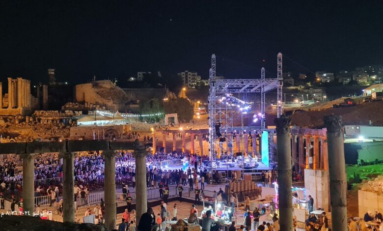 “بنودعكم عالساحة”… جرش يختتم لياليه بحفل عالمي